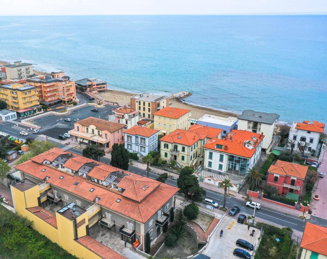 Casa Aurea Tre Posti Letto A 30 Metri Dal Mare Lejlighed San Vincenzo Eksteriør billede